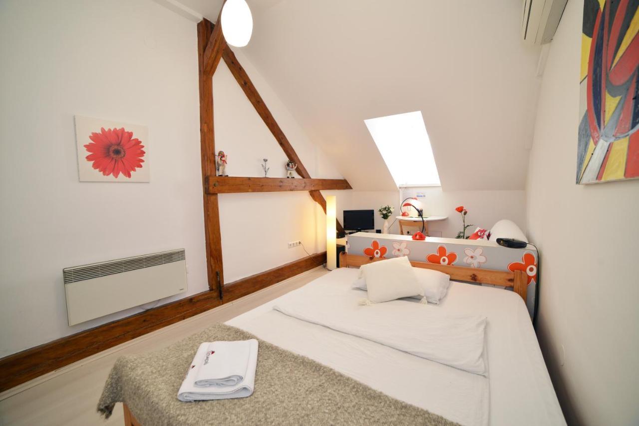 Studio Apartment White Zagreb Exteriör bild