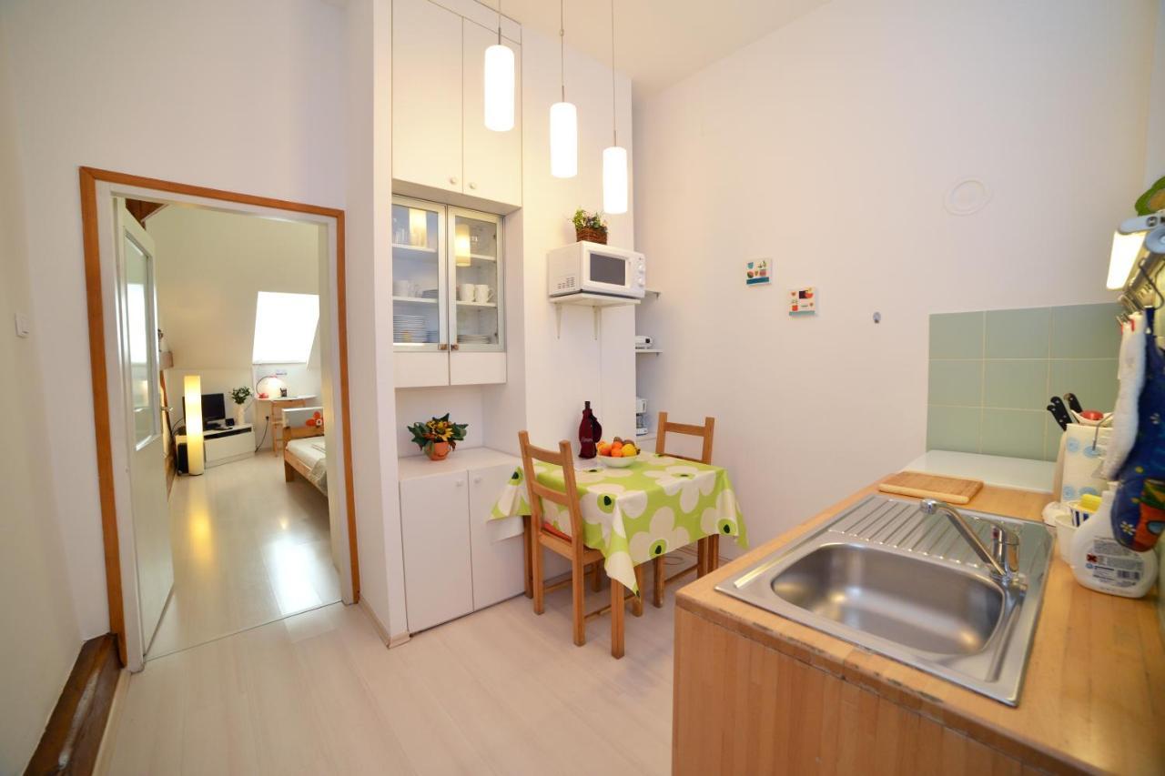 Studio Apartment White Zagreb Exteriör bild