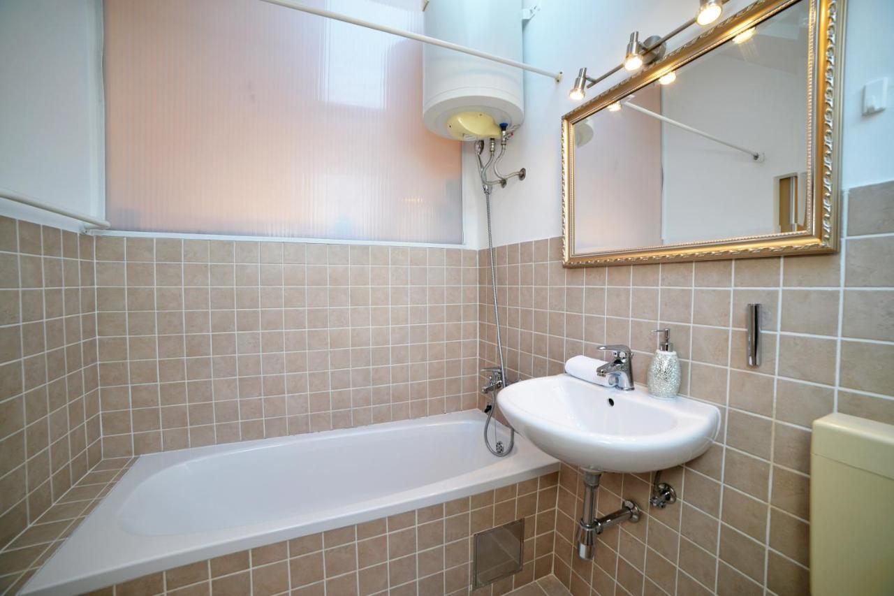 Studio Apartment White Zagreb Exteriör bild